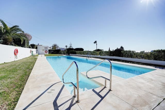 2 soverom Hus til salgs i Calahonda, Mijas med svømmebasseng garasje - € 385 000 (Ref: 9618706)