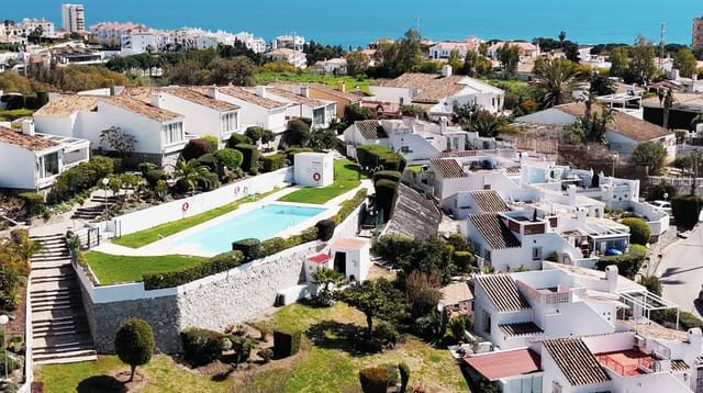 2 soverom Hus til salgs i Calahonda, Mijas med svømmebasseng garasje - € 385 000 (Ref: 9618706)