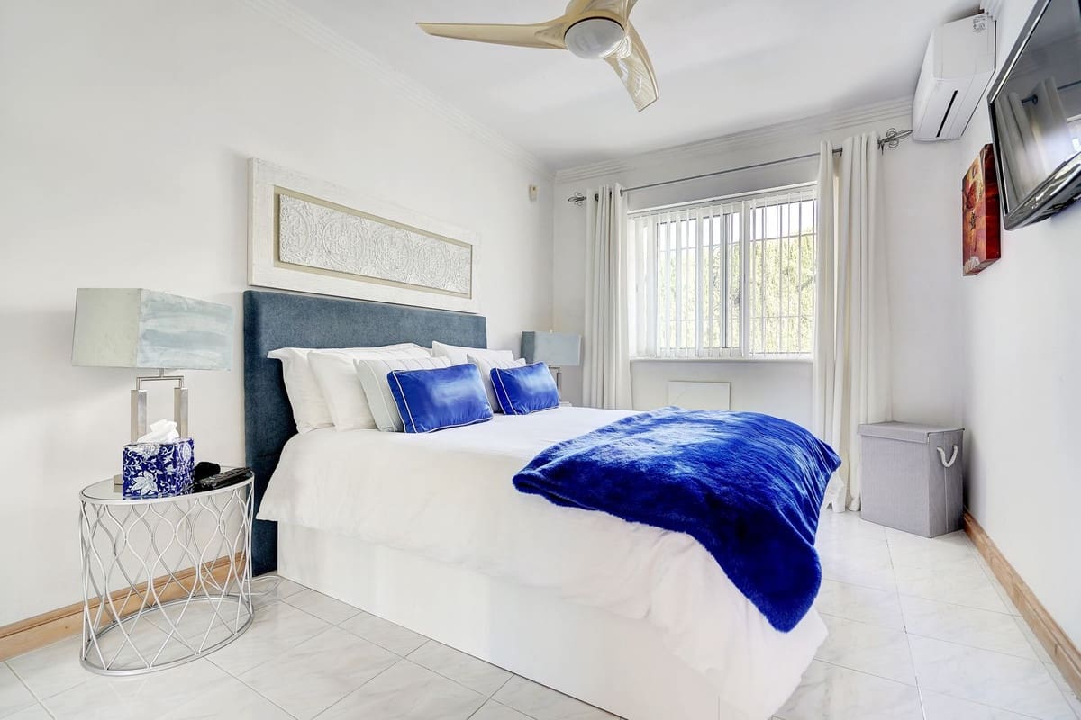 3 sovrum Villa till salu i Calahonda med pool garage - 1 099 950 € (Ref: 9635160)