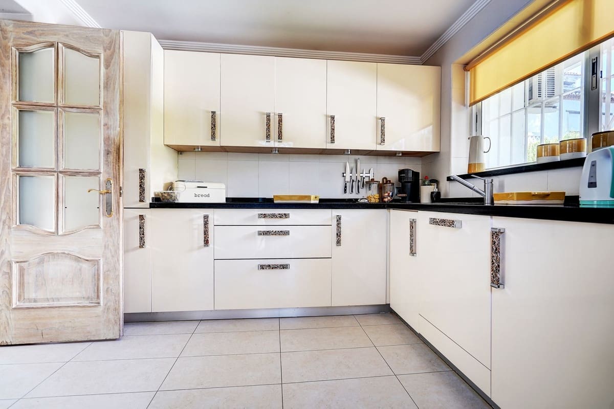 3 chambre Villa/Maison à vendre à Calahonda avec piscine garage - 1 099 950 € (Ref: 9635160)