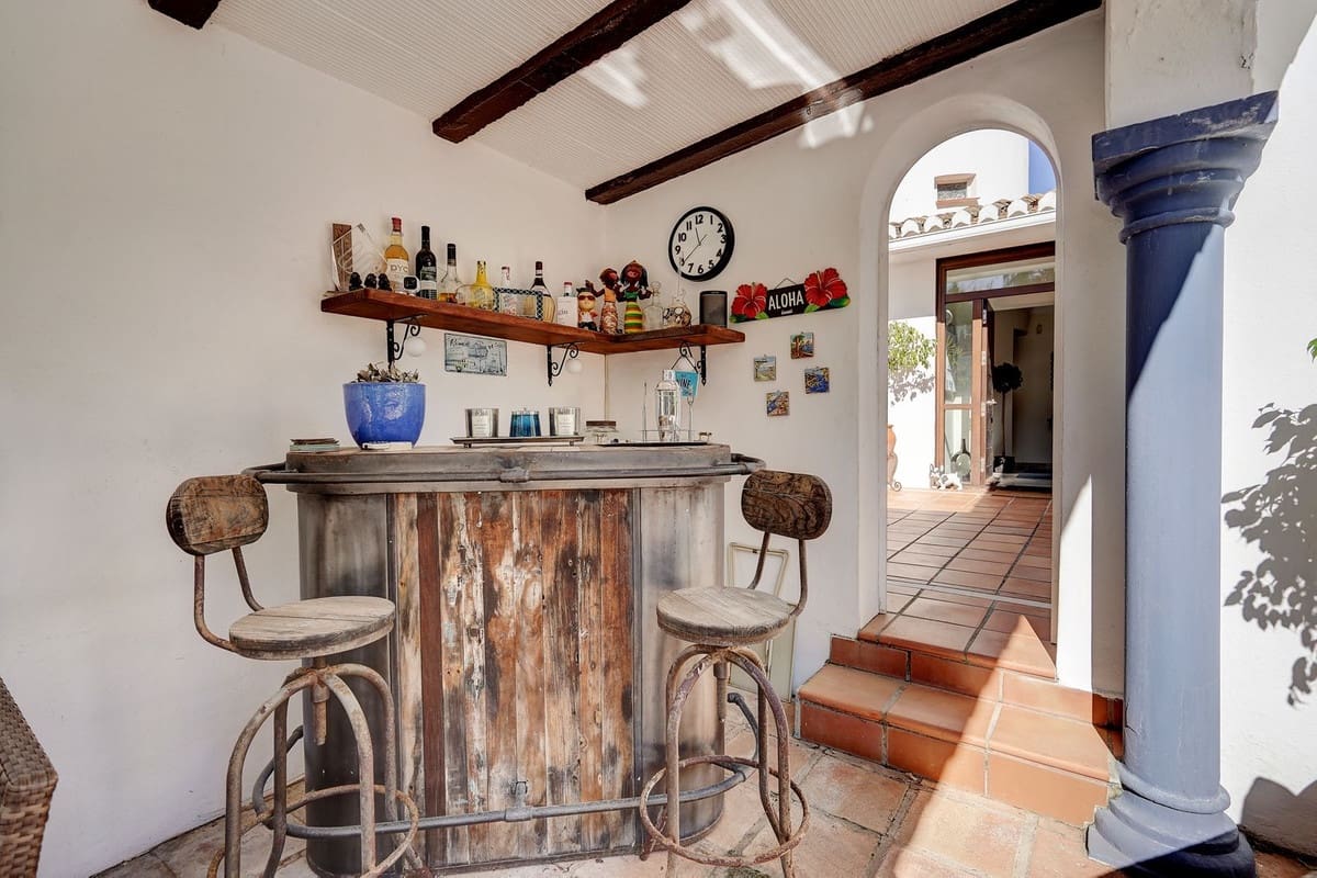 3 chambre Villa/Maison à vendre à Calahonda avec piscine garage - 1 099 950 € (Ref: 9635160)