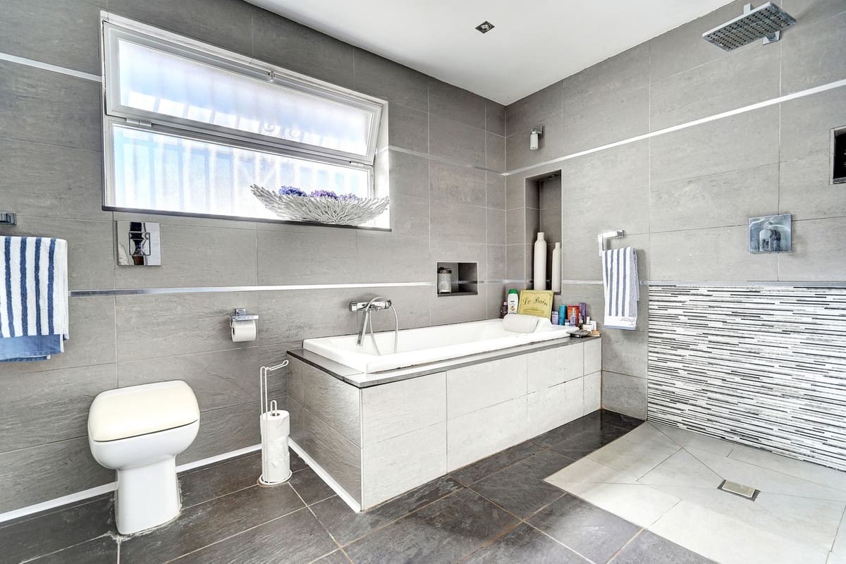 3 chambre Villa/Maison à vendre à Calahonda avec piscine garage - 1 099 950 € (Ref: 9635160)