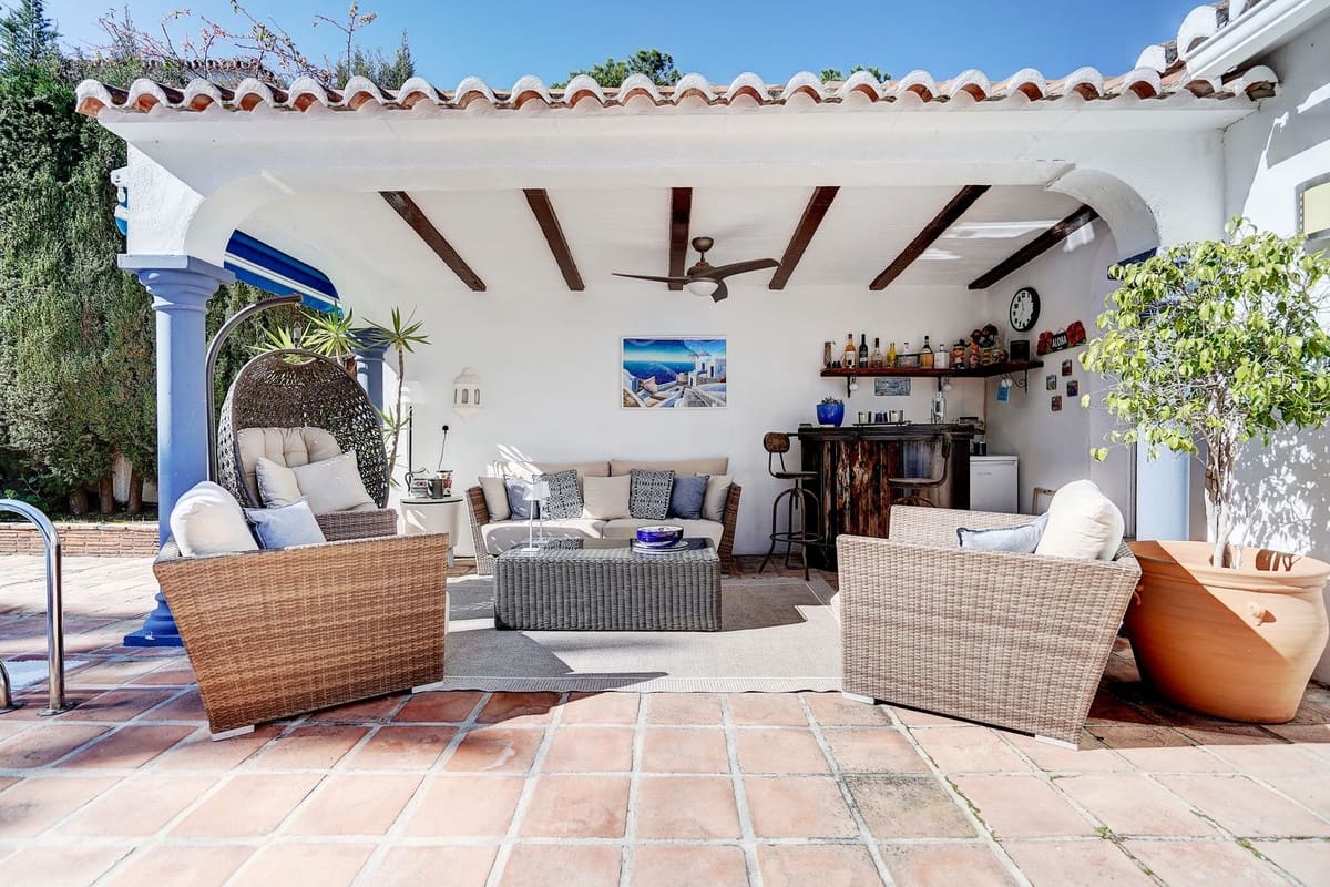 3 chambre Villa/Maison à vendre à Calahonda avec piscine garage - 1 099 950 € (Ref: 9635160)