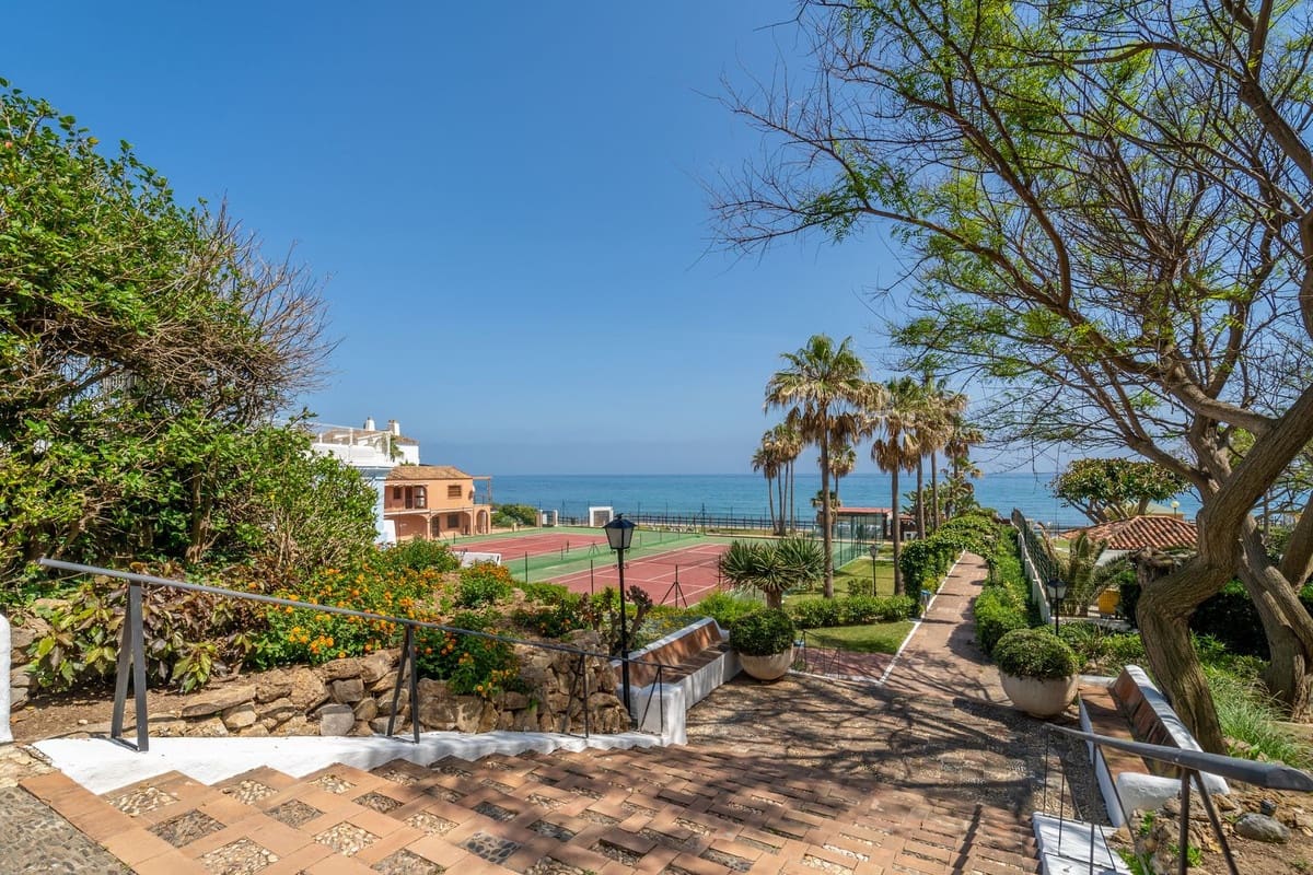 Estudio en Calahonda en venta con piscina garaje - 175.000 € (Ref: 9700008)