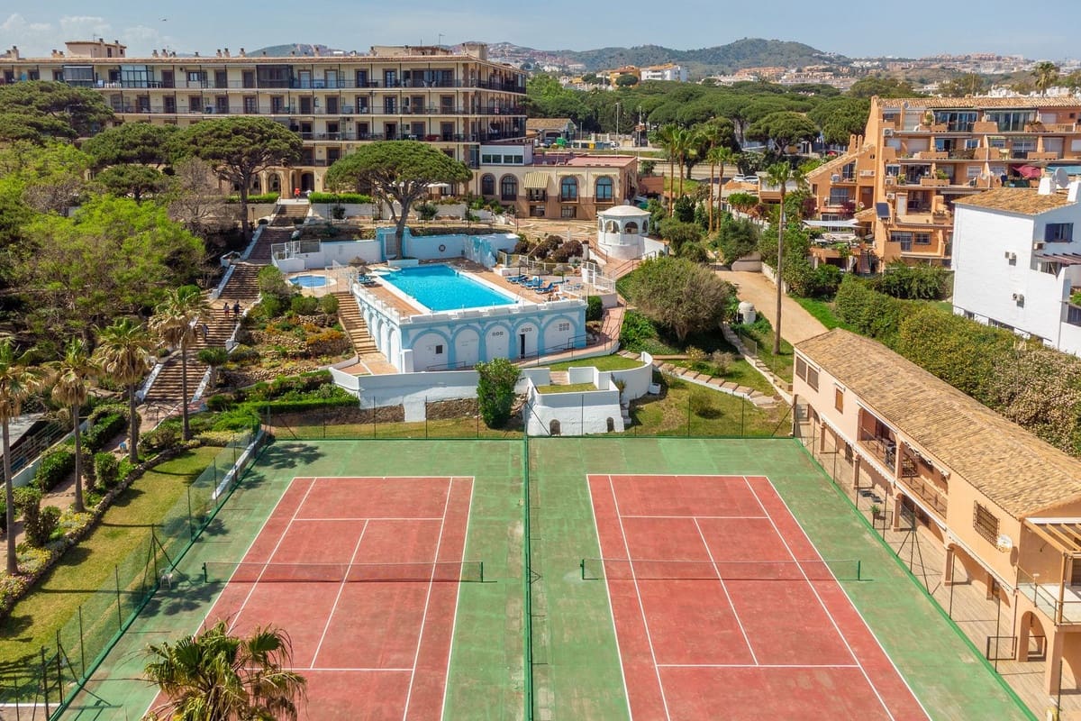 Studio til salgs i Calahonda med svømmebasseng garasje - € 175 000 (Ref: 9700008)