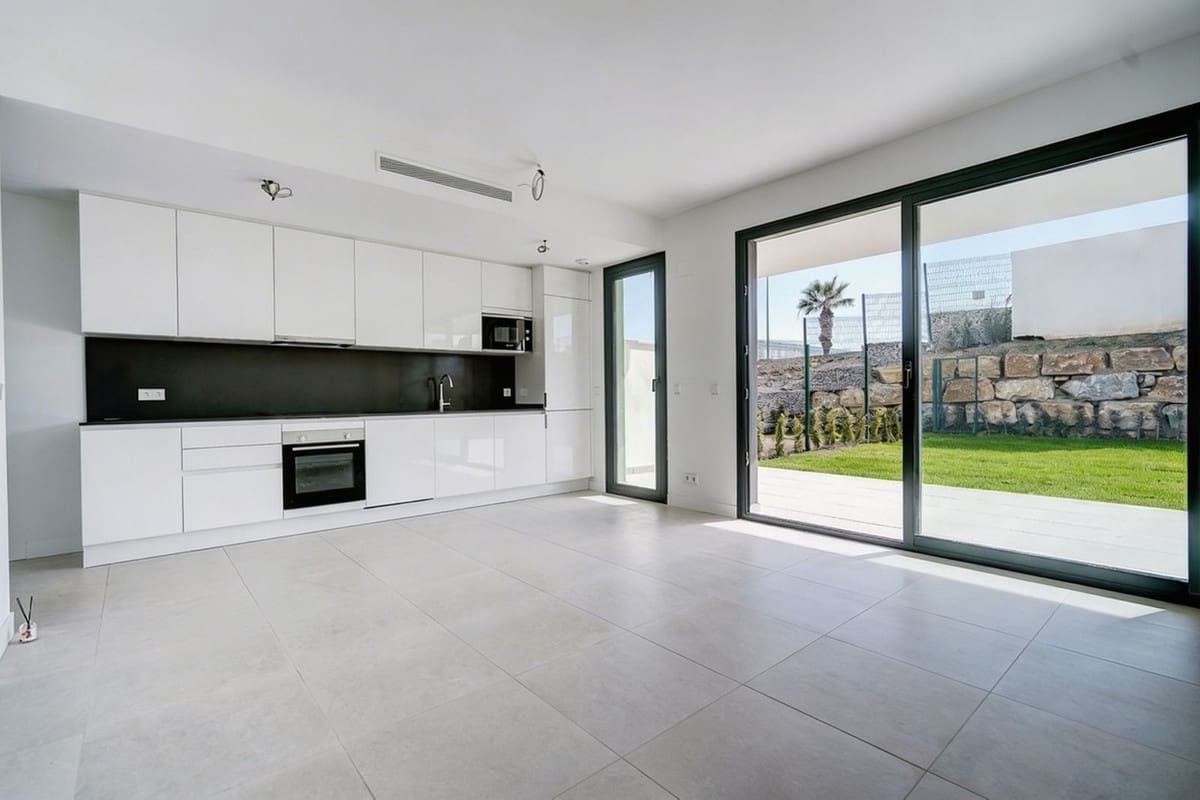 3 bedroom Apartment for sale in Mijas Costa with pool garage - € 549,500 (Ref: 9726891)