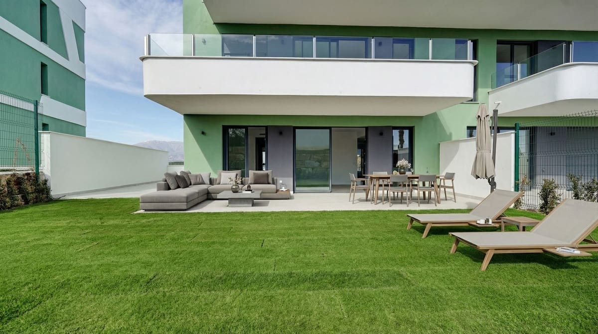 3 bedroom Apartment for sale in Mijas Costa with pool garage - € 549,500 (Ref: 9726891)