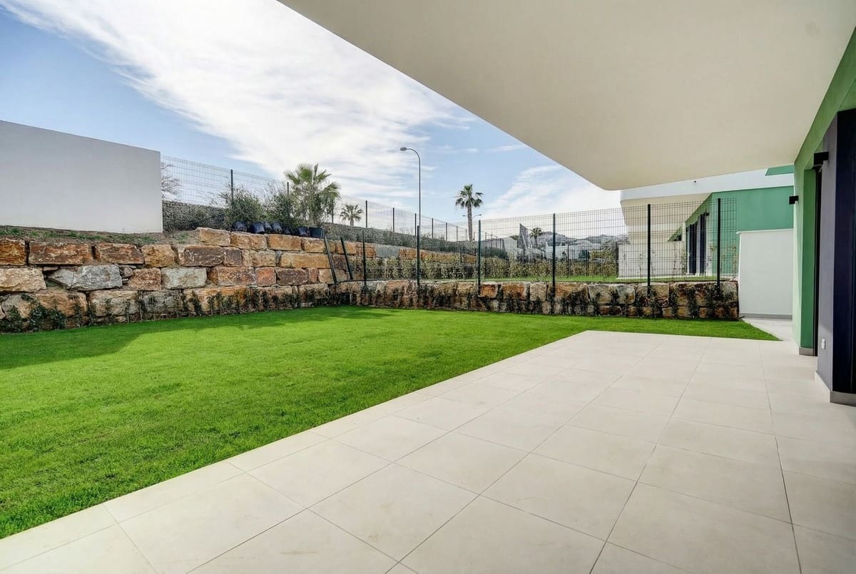 3 bedroom Apartment for sale in Mijas Costa with pool garage - € 549,500 (Ref: 9726891)