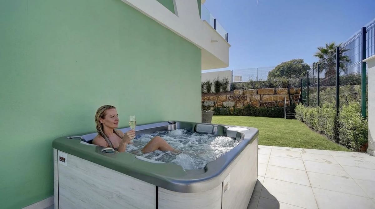 3 Zimmer Apartment zu verkaufen in La Cala de Mijas mit Pool Garage - 549.500 € (Ref: 9726891)