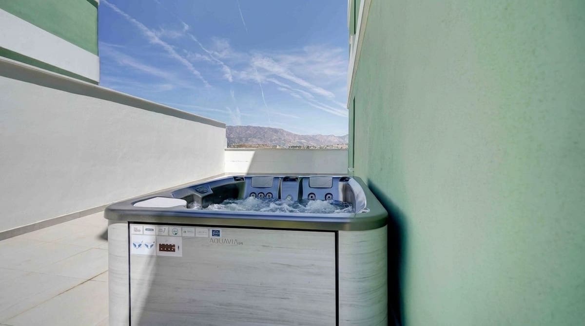 3 Zimmer Apartment zu verkaufen in La Cala de Mijas mit Pool Garage - 549.500 € (Ref: 9726891)