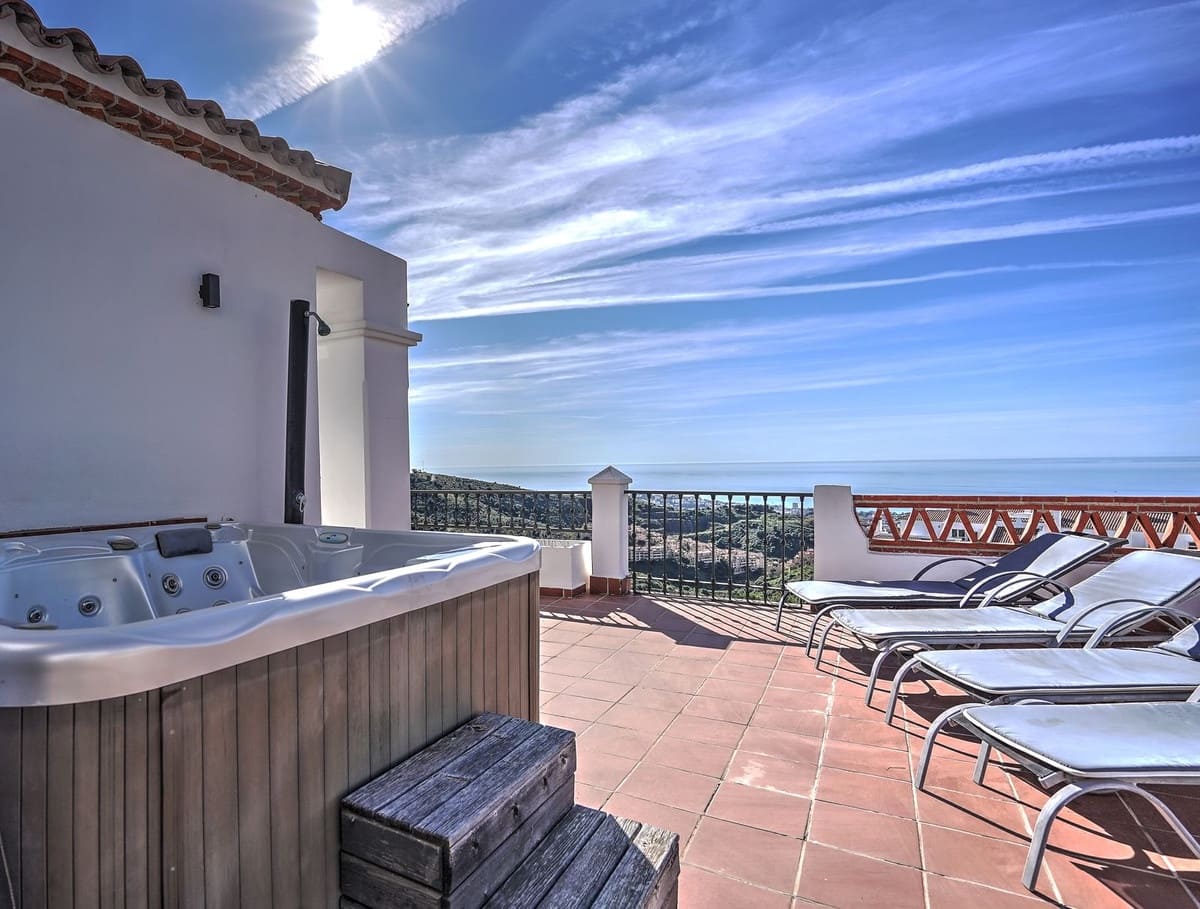 2 quarto Penthouse para venda em Calahonda com piscina garagem - 450 000 € (Ref: 9781251)