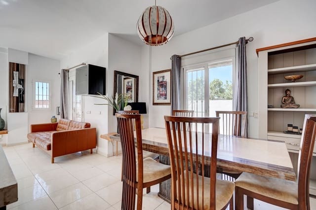 4 bedroom Villa for sale in Fuengirola with pool garage - € 850,000 (Ref: 9789793)