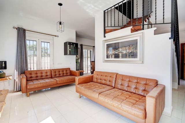 4 bedroom Villa for sale in Fuengirola with pool garage - € 850,000 (Ref: 9789793)