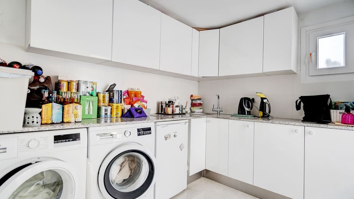 3 bedroom Villa for sale in Mijas with pool garage - € 825,000 (Ref: 9802710)