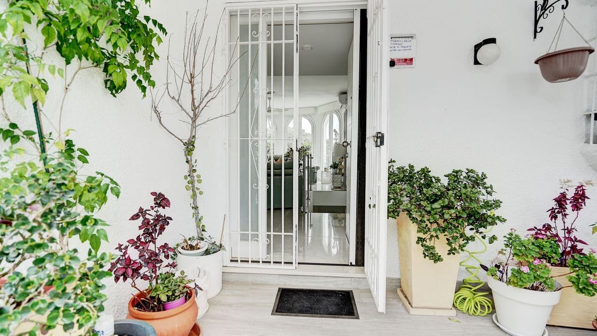 3 bedroom Villa for sale in Mijas with pool garage - € 825,000 (Ref: 9802710)