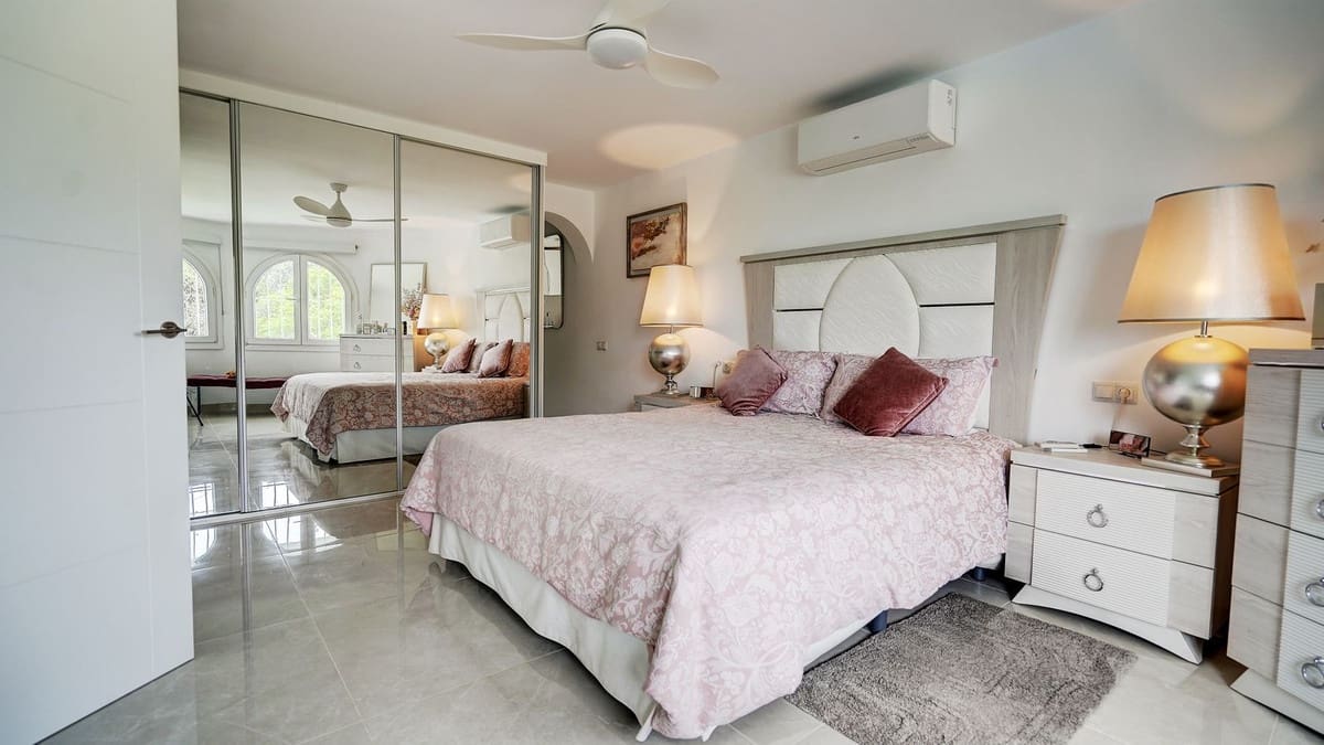 3 bedroom Villa for sale in Mijas with pool garage - € 825,000 (Ref: 9802710)