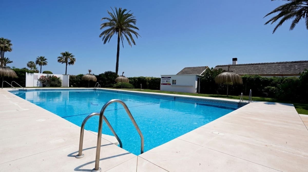 2 Zimmer Apartment zu verkaufen in La Cala de Mijas mit Pool Garage - 549.950 € (Ref: 9804862)