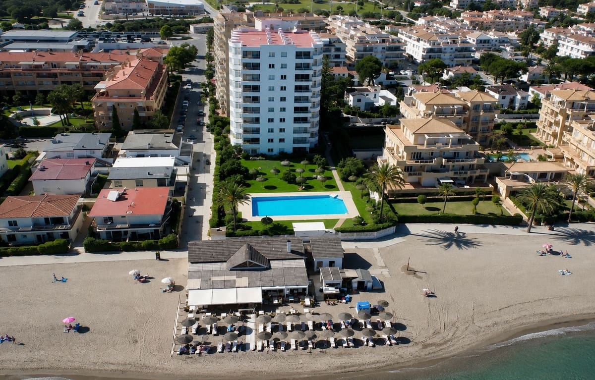2 soveværelse Lejlighed til salg i La Cala de Mijas med swimmingpool garage - € 549.950 (Ref: 9804862)
