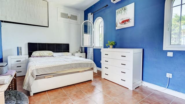 4 soveværelse Villa til salg i La Sierrezuela, Mijas med swimmingpool - € 750.000 (Ref: 9832008)