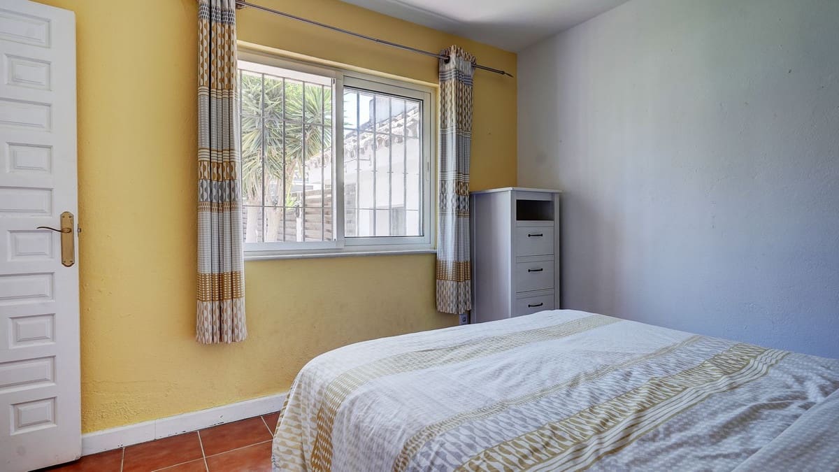 4 bedroom Villa for sale in La Sierrezuela with pool - € 750,000 (Ref: 9832008)