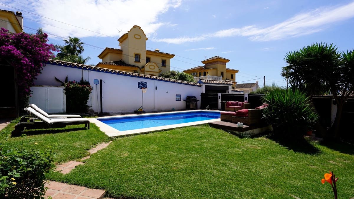 4 bedroom Villa for sale in La Sierrezuela with pool - € 750,000 (Ref: 9832008)
