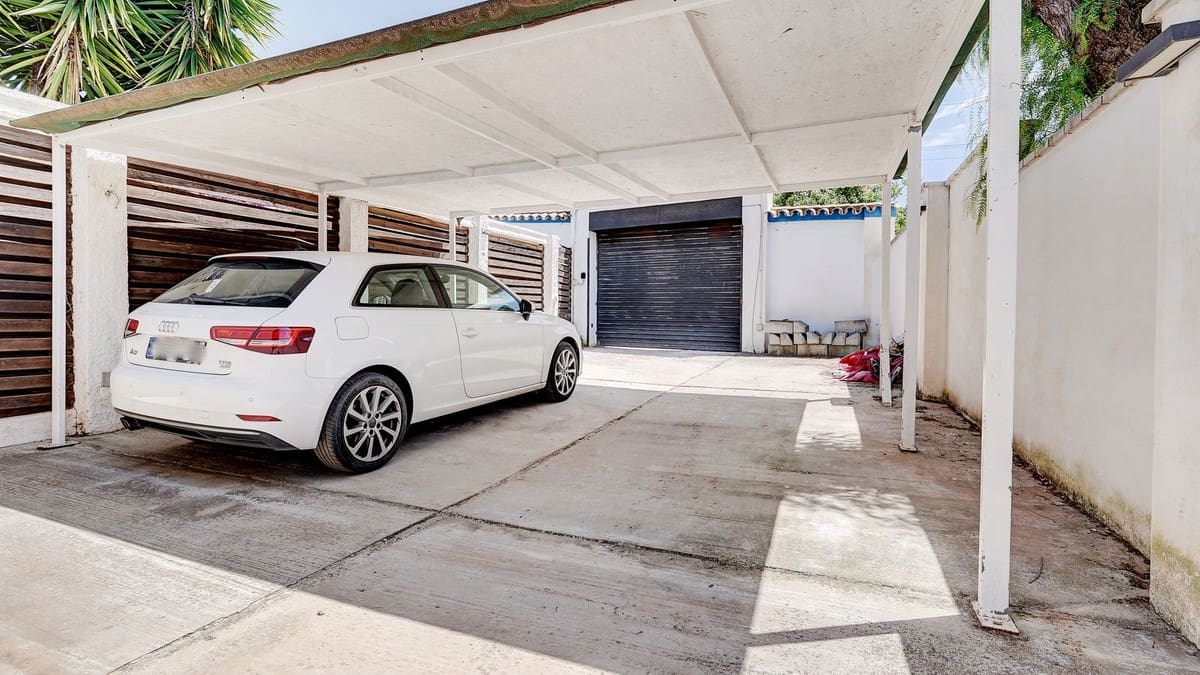 4 bedroom Villa for sale in La Sierrezuela with pool - € 750,000 (Ref: 9832008)