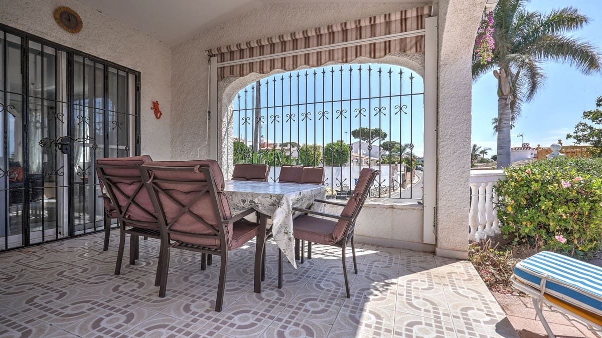 3 soverom Villa til salgs i Calypso med garasje - € 449 995 (Ref: 9841431)