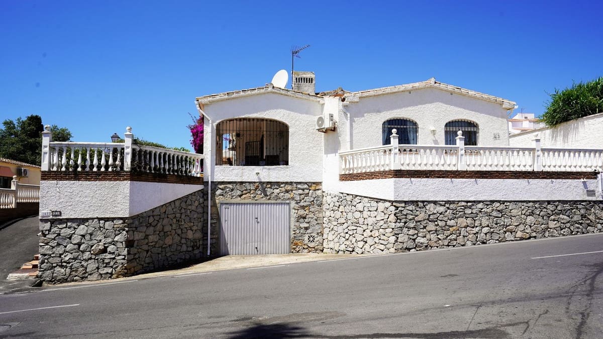 3 soverom Villa til salgs i Calypso med garasje - € 449 995 (Ref: 9841431)