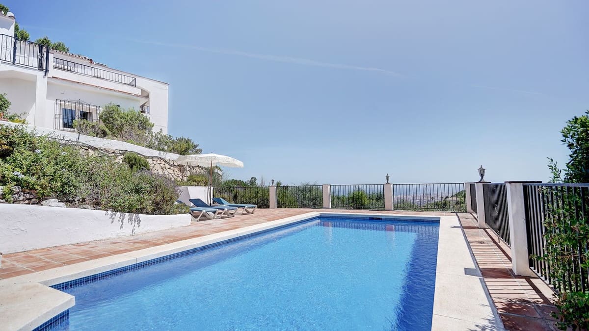 5 soverom Villa til salgs i Mijas med svømmebasseng garasje - € 1 495 000 (Ref: 9893151)