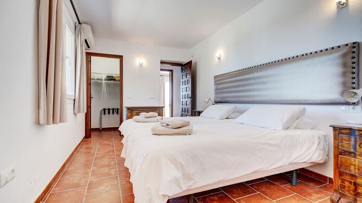 5 soverom Villa til salgs i Mijas med svømmebasseng garasje - € 1 495 000 (Ref: 9893151)