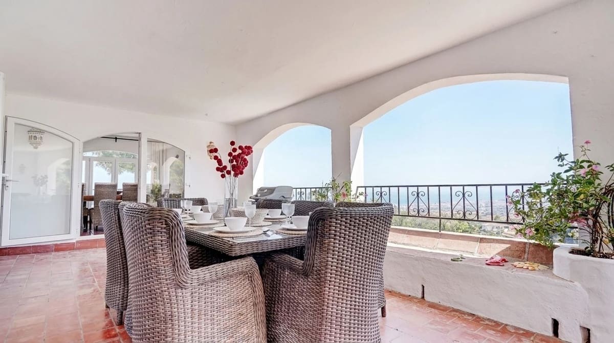 5 soverom Villa til salgs i Mijas med svømmebasseng garasje - € 1 495 000 (Ref: 9893151)