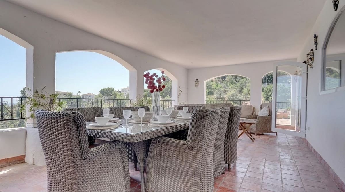 5 soverom Villa til salgs i Mijas med svømmebasseng garasje - € 1 495 000 (Ref: 9893151)