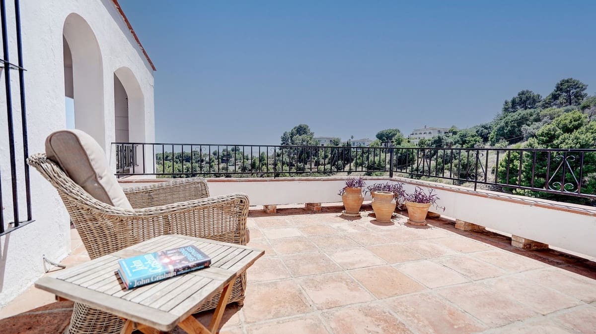 5 soverom Villa til salgs i Mijas med svømmebasseng garasje - € 1 495 000 (Ref: 9893151)