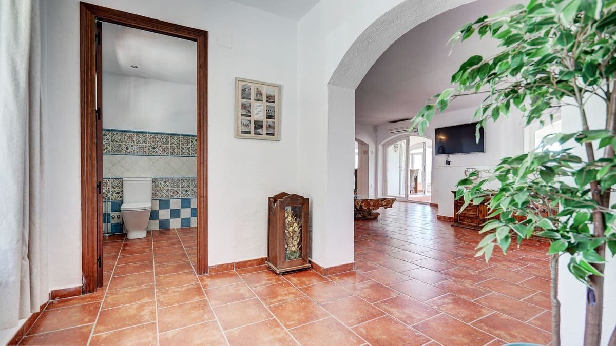 5 soverom Villa til salgs i Mijas med svømmebasseng garasje - € 1 495 000 (Ref: 9893151)