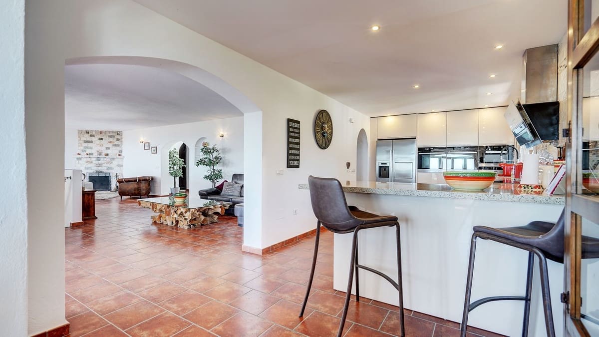 5 soverom Villa til salgs i Mijas med svømmebasseng garasje - € 1 495 000 (Ref: 9893151)