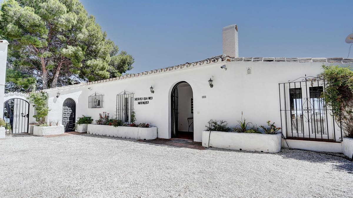 5 soverom Villa til salgs i Mijas med svømmebasseng garasje - € 1 495 000 (Ref: 9893151)