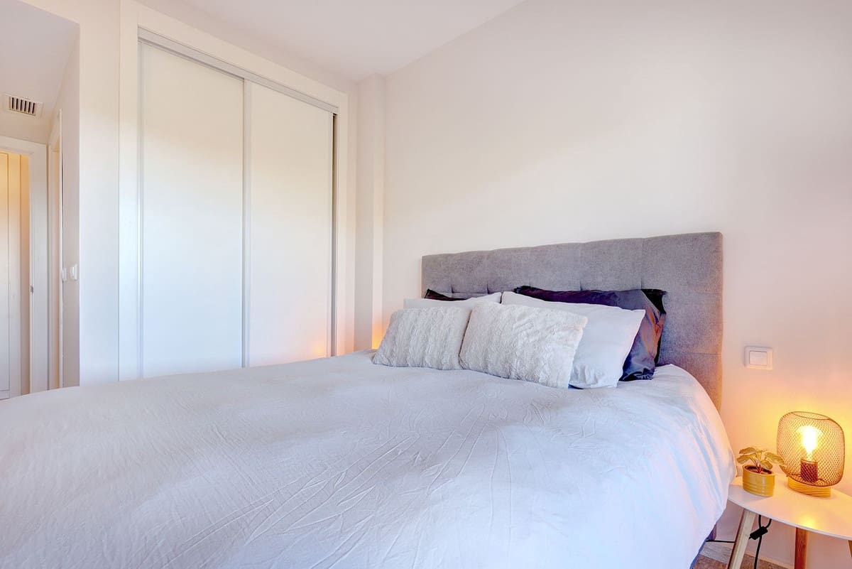 2 soverom Leilighet til salgs i Riviera del Sol med svømmebasseng garasje - € 329 995 (Ref: 9893152)