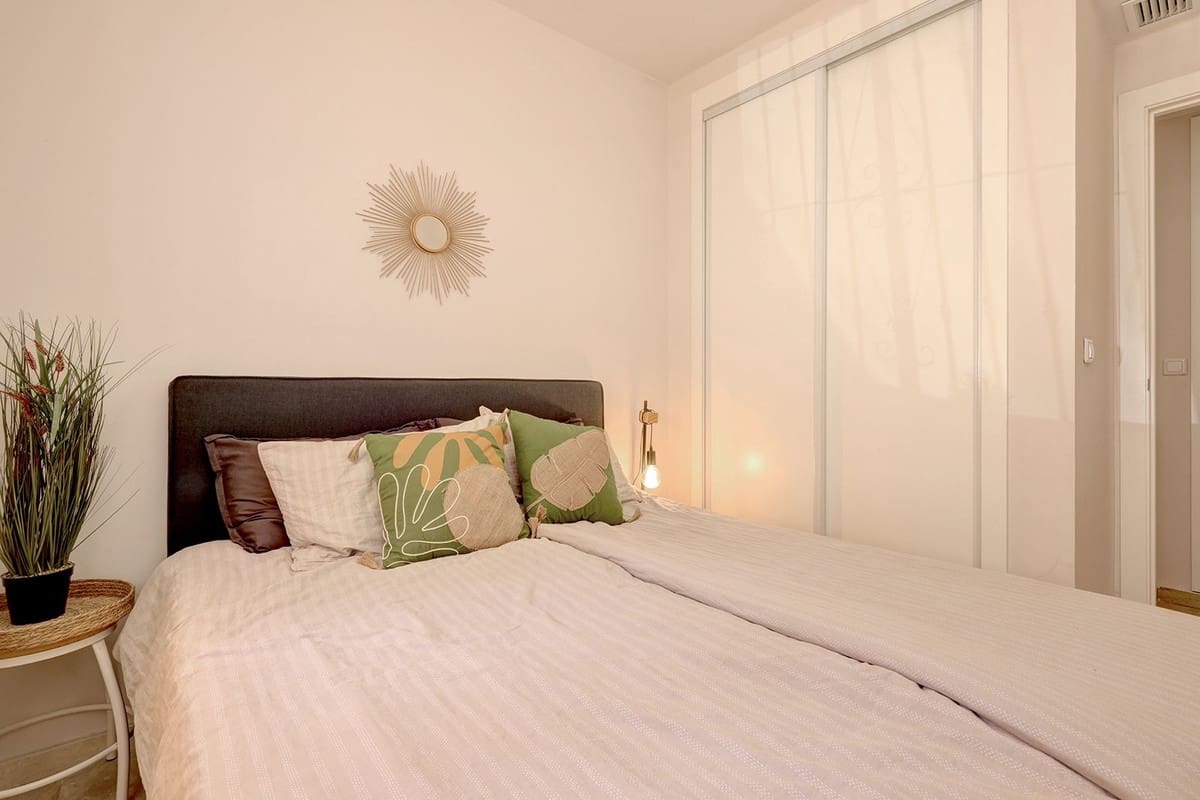 2 soverom Leilighet til salgs i Riviera del Sol med svømmebasseng garasje - € 329 995 (Ref: 9893152)