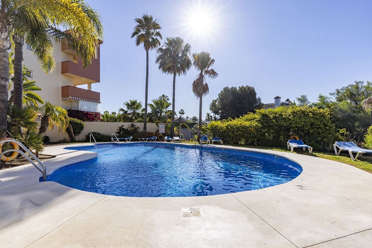 2 soverom Leilighet til salgs i Riviera del Sol med svømmebasseng garasje - € 329 995 (Ref: 9893152)