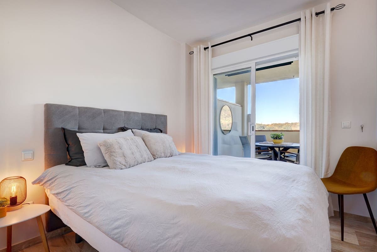 2 soverom Leilighet til salgs i Riviera del Sol med svømmebasseng garasje - € 329 995 (Ref: 9893152)
