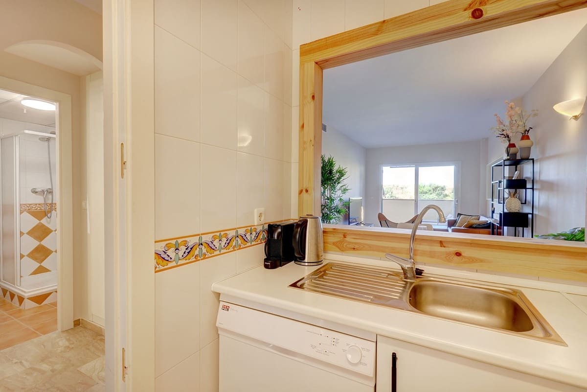 2 soverom Leilighet til salgs i Riviera del Sol med svømmebasseng garasje - € 329 995 (Ref: 9893152)