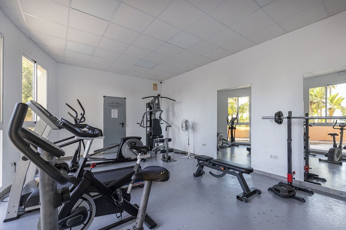 2 soverom Leilighet til salgs i Riviera del Sol med svømmebasseng garasje - € 329 995 (Ref: 9893152)