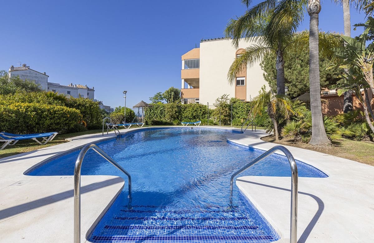 2 soverom Leilighet til salgs i Riviera del Sol med svømmebasseng garasje - € 329 995 (Ref: 9893152)