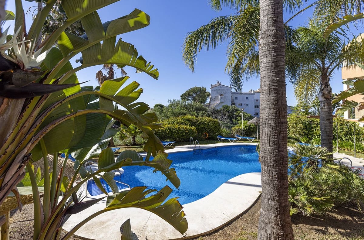 2 soverom Leilighet til salgs i Riviera del Sol med svømmebasseng garasje - € 329 995 (Ref: 9893152)