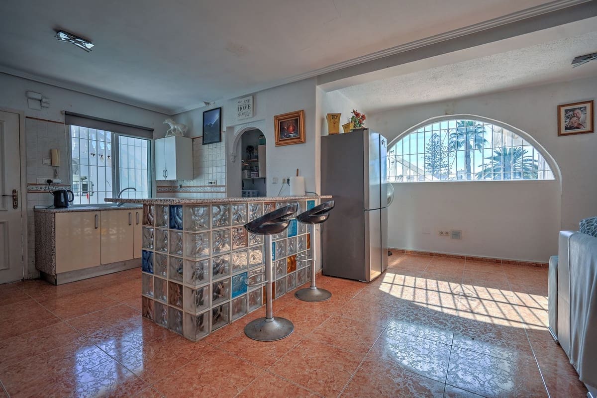2 chambre Villa/Maison à vendre à El Faro - 399 995 € (Ref: 9913778)