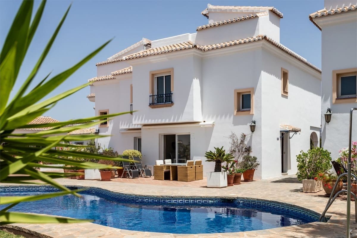 3 bedroom Townhouse for sale in El Chaparral with pool garage - € 599,000 (Ref: 9922887)