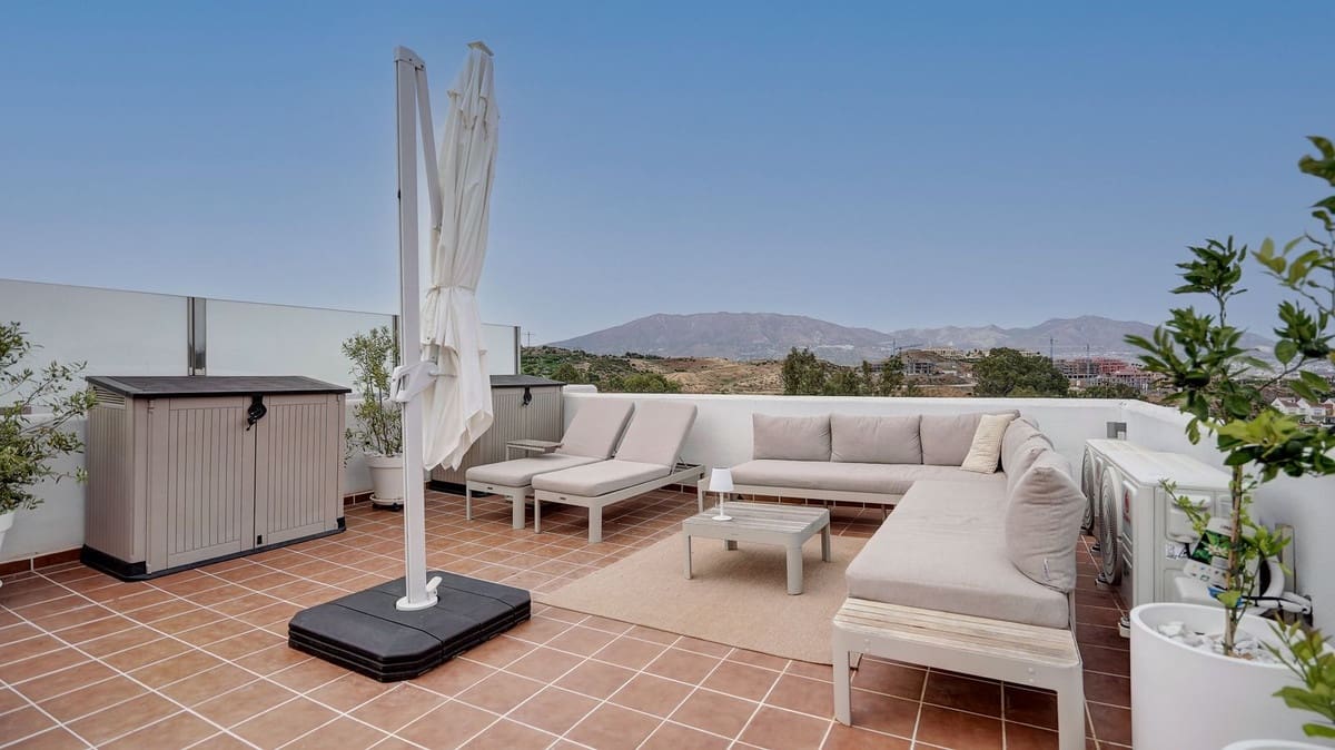 3 bedroom Townhouse for sale in El Chaparral with pool garage - € 599,000 (Ref: 9922887)