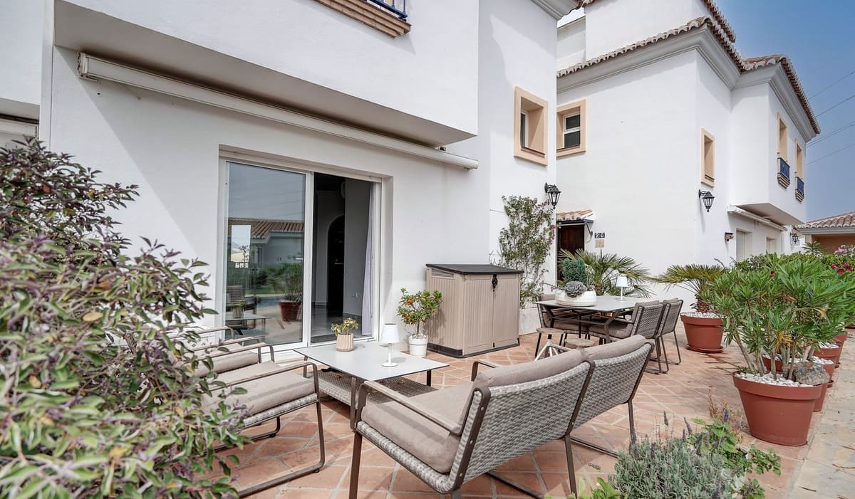3 bedroom Townhouse for sale in El Chaparral with pool garage - € 599,000 (Ref: 9922887)