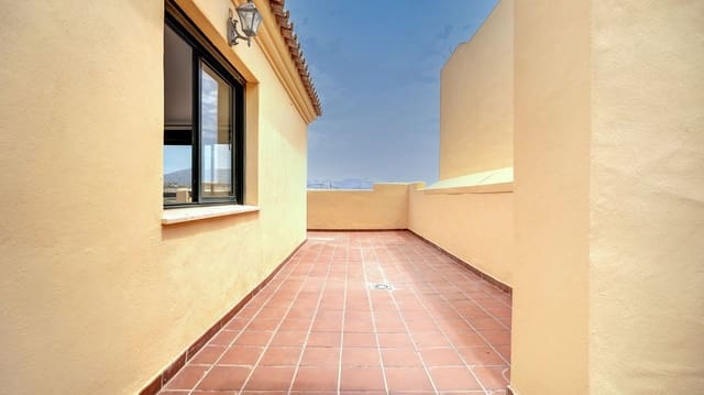 2 soverom Penthouse til salgs i Miraflores, Málaga by med svømmebasseng garasje - € 349 995 (Ref: 9925160)