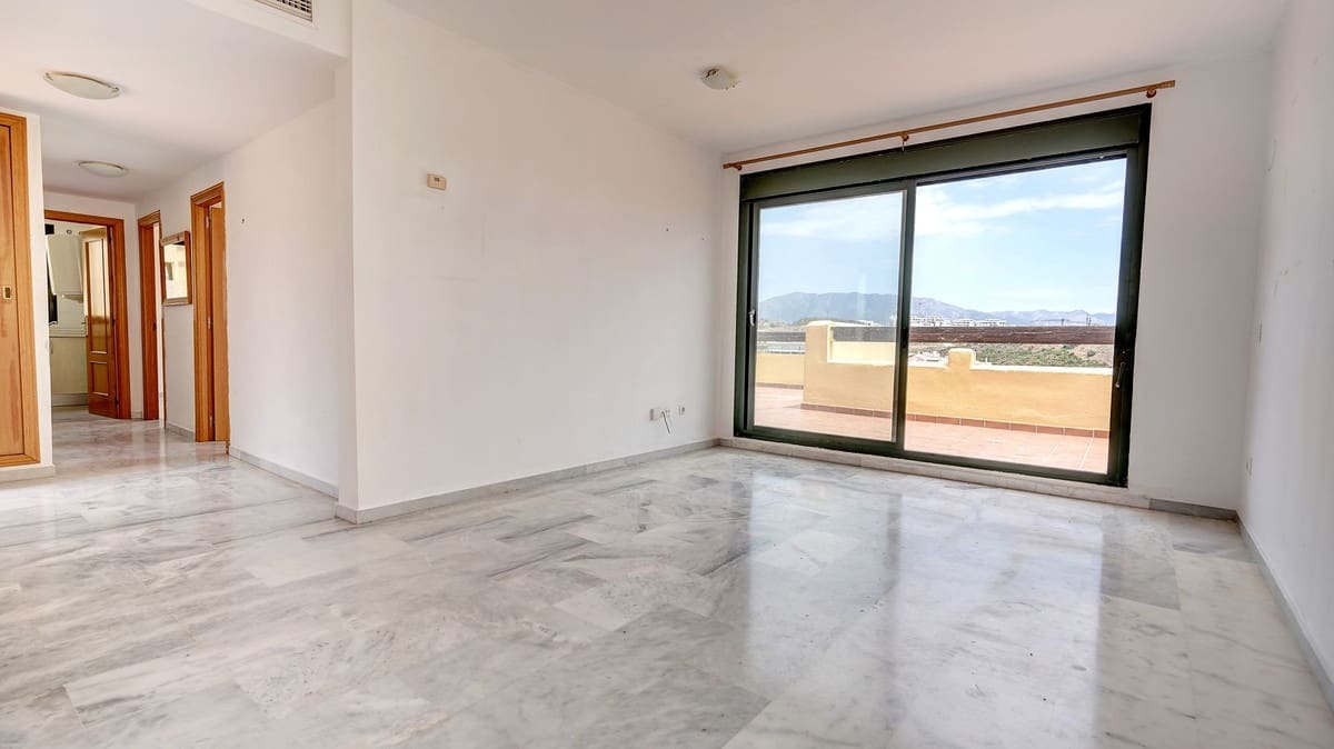 2 bedroom Penthouse for sale in Malaga city with pool garage - € 349,995 (Ref: 9925160)
